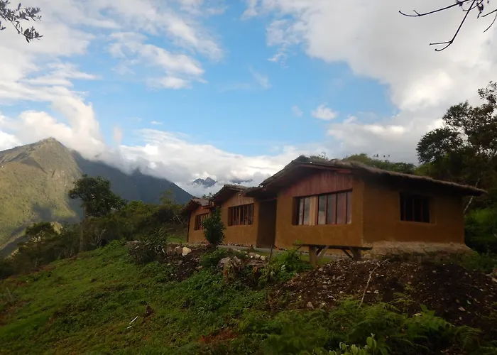 Llactapata Overlooking Machu Picchu - - Restaurant * Santa Teresa (Cusco)