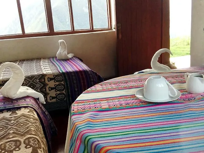 Llactapata Overlooking Machu Picchu - - Restaurant Santa Teresa (Cusco)