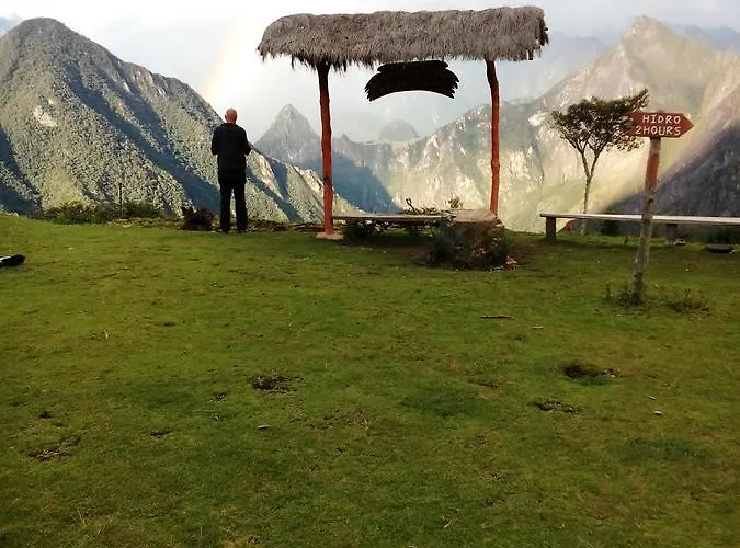 Llactapata Overlooking Machu Picchu - - Restaurant Lodge *