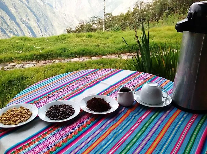 Llactapata Overlooking Machu Picchu - - Restaurant Santa Teresa (Cusco)