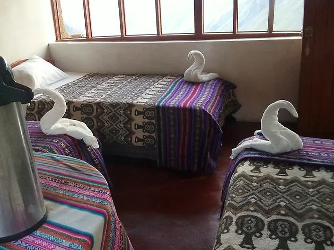Llactapata Overlooking Machu Picchu - - Restaurant Lodge