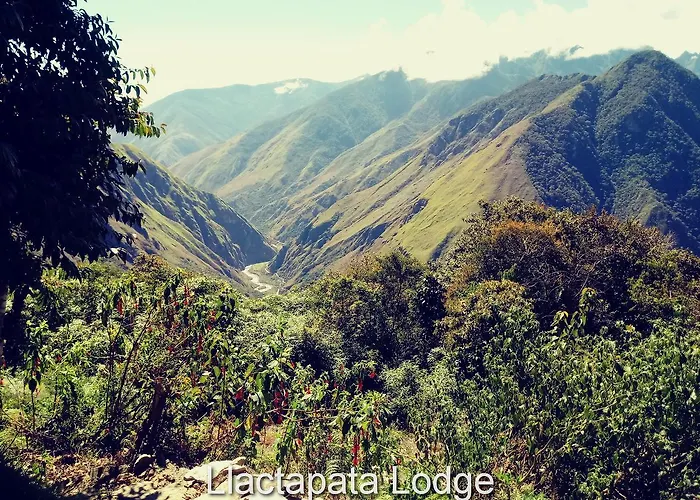 Llactapata Overlooking Machu Picchu - - Restaurant Santa Teresa (Cusco)