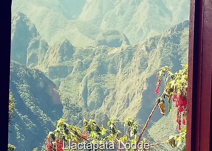 Llactapata Overlooking Machu Picchu - - Restaurant Lodge