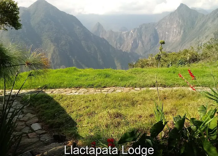 Llactapata Overlooking Machu Picchu - - Restaurant Lodge *