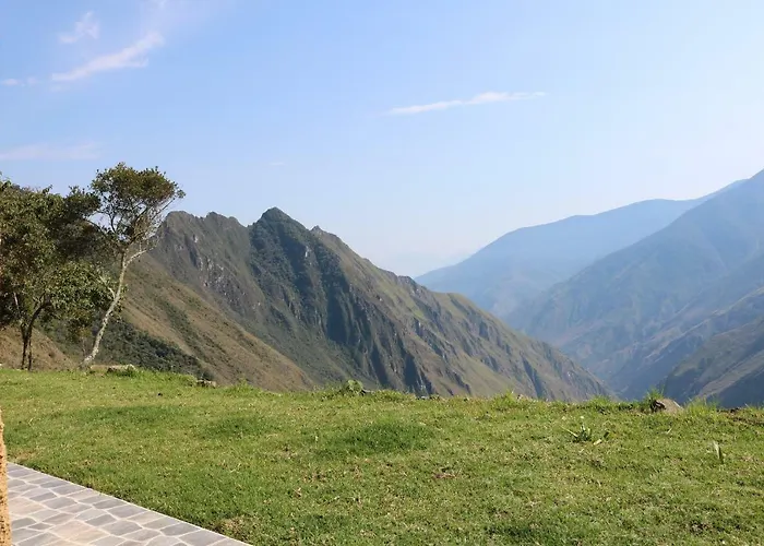 Llactapata Overlooking Machu Picchu - - Restaurant Santa Teresa (Cusco)