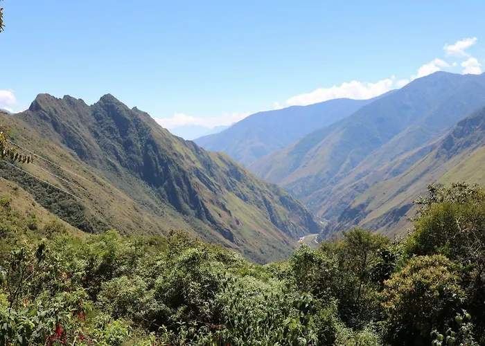 Llactapata Overlooking Machu Picchu - - Restaurant * Santa Teresa (Cusco)